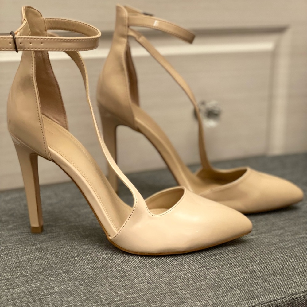 Brand new Zara patent leather heels. Size 7
